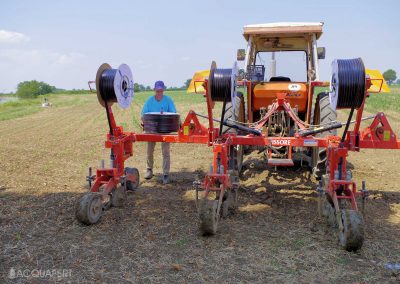 La macchina pronta per l'interramento delle ali.